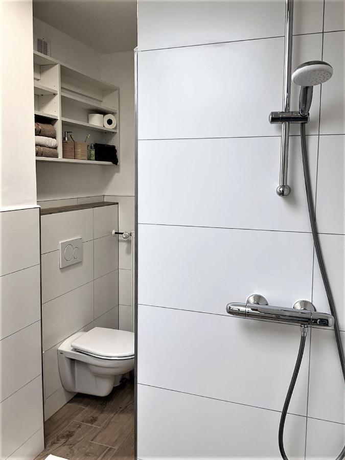 Apartman V Podkrovi Hostinné Exterior foto
